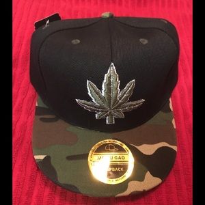 BRAND NEW SNAPBACK FLOWER HATS WITH TAGS